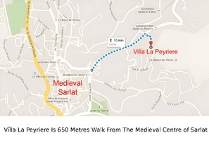 Villa La Peyriere is 600 metres walk to the medieval quarter of Sarlat