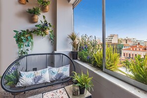 Outdoor sitting area 