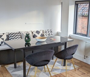 open plan dinning area