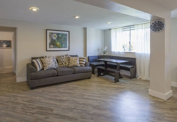 Welcome to Hauula Hawaiian Home. Enjoy the clean and spacious living area.