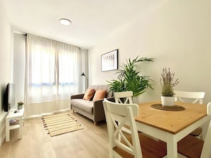 Zona comedor / Dining area