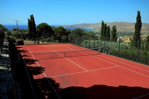 Activities: Tennis court