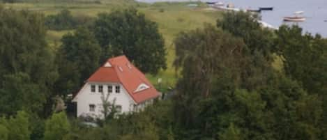 Haus Boddenkieker am Wasser
