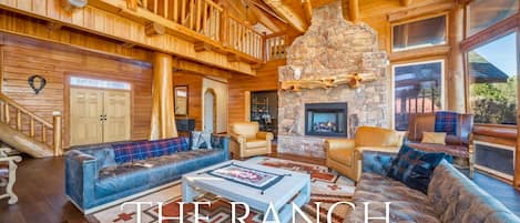 Welcome to The Ranch! A Mega Luxury Cabin Secluded on 30-Acres of Beautiful Land with 9 Bedrooms, 15 Beds, 9 Bathrooms and All the Amenities you Need for Paradise in Hot Springs, Arkansas.