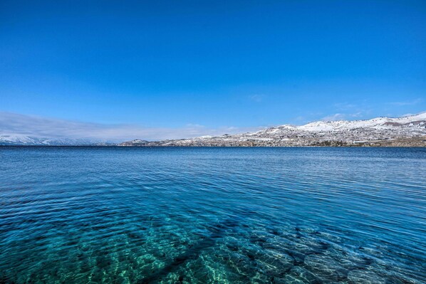 Chelan Vacation Rental | 1BR | 1BA | Step-Free Access | 707 Sq Ft