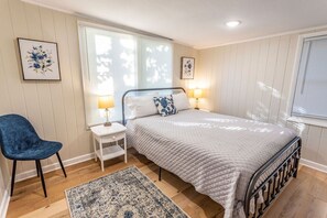 Bedroom in the one bedroom cottage.