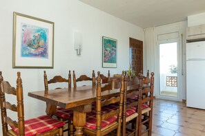 Living room - dining room (2)