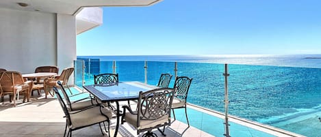 Private Balcony to enjoy your Ocean Vacation!