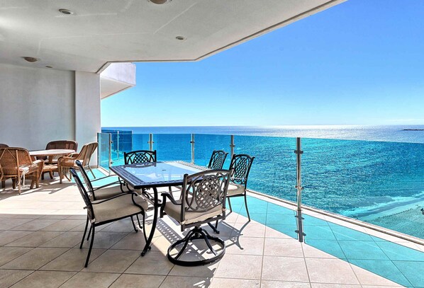 Private Balcony to enjoy your Ocean Vacation!