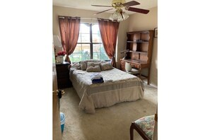 Suite B 102-B double sz bed