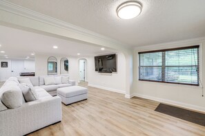 Living Room | Smart TV | Central Air Conditioning | Ceiling Fans