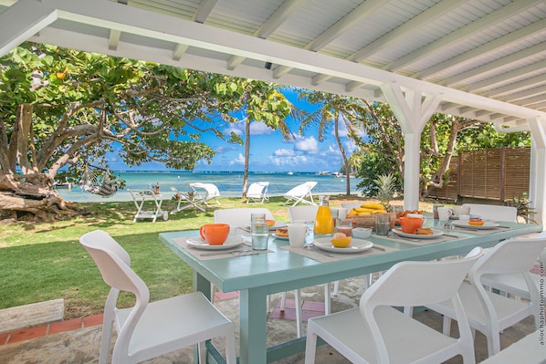 Outdoor dining
