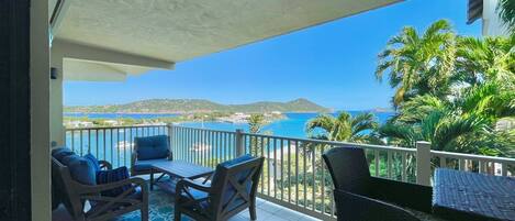 Beautiful views of the Caribbean from private, spacious and shaded balcony!!
