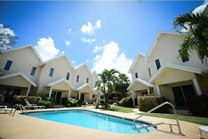 Upscale Caribbean getaway spot for a family with kids or friends/couples