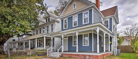 Portsmouth Vacation Rental | Studio | 1BA | Stairs Required | 1,000 Sq Ft