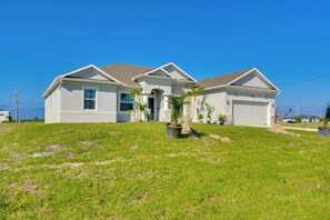 Front Exterior | Keyless Entry