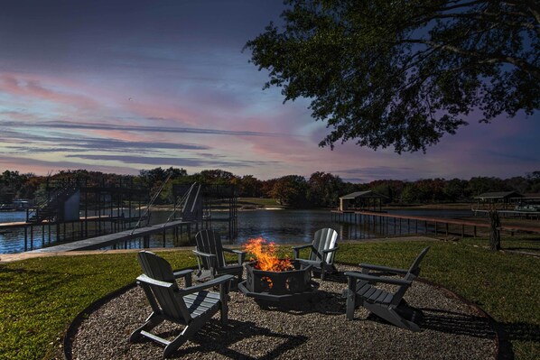 Mabank Vacation Rental | 3BR | 2BA | 1,750 Sq Ft | 1/2 Step