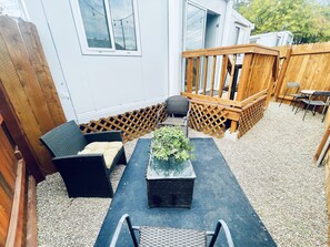 Private outdoor yard and dining area