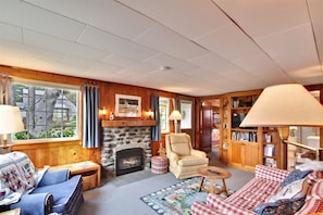 Living Room at Sandpiper Cottage