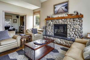 Living Room at Quail Cove