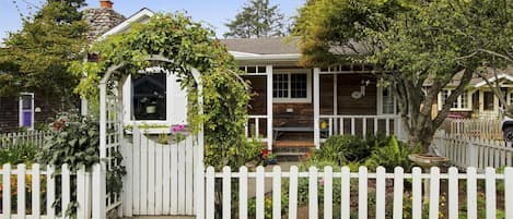 Exterior View of Lil Bird Cottage