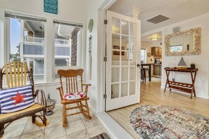 Sunroom Entryway at Sandy Owl