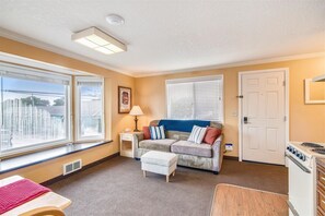 Main Living Area at Sandcastle 604