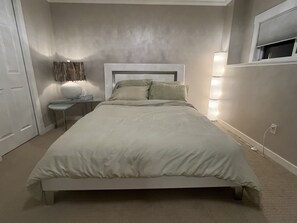 Queen size bedroom 