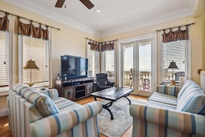 3rd Floor Living Area with Gulf Views