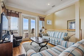 3rd Floor Living Area with Gulf Views