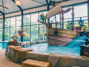 Interior Design, Boat, Naval Architecture, Window, Water, Leisure, Wood, Plant, Watercraft, Building