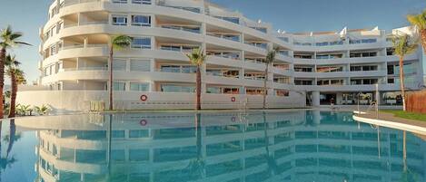 Holiday Home Swimming Pool