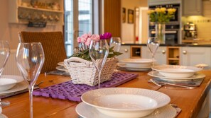 Dining Table, The Thatch House, Bolthole Retreats