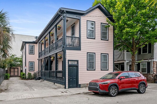 Pink & Black Charleston Condo!