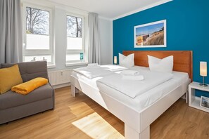 Schlafzimmer mit Doppelbett