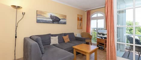 Wohn-Essbereich mit Couch