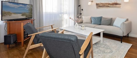 Wohn-Essbereich mit Couch