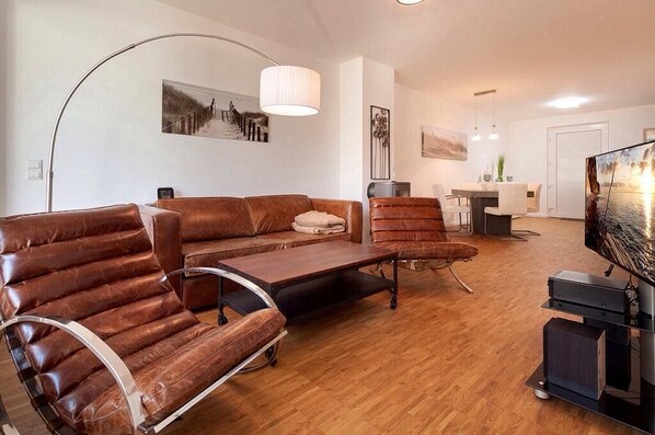 Wohn-Essbereich mit Couch