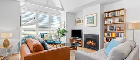Located in Ocean Grove just 500m from the surf beach and 800m gentle stroll to The Terrace shops and dining, this is an ideal base to explore the Bellarine.