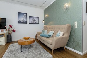 Wohn-Essbereich mit Couch