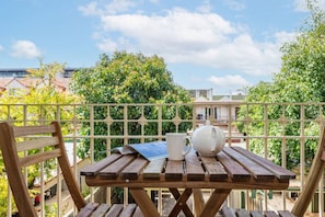 Private balcony attached to one of the bedrooms on the first floor. Grab a cup of morning coffee and have a moment here before the house hold wakes up and you're busy exploring all Melbourne has to offer.