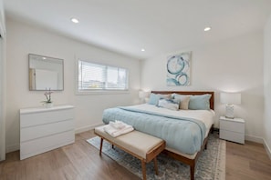 King size bed - Bed 1