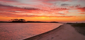 10 min stroll from Artist's Residence to Hog inlet. Sunrise over Waties Island