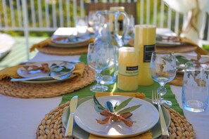 Outdoor dining