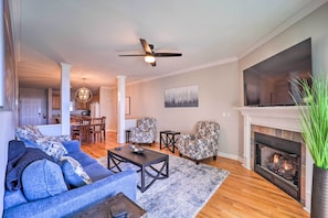 Living Room | Queen Sleeper Sofa | Smart TV | Board Games