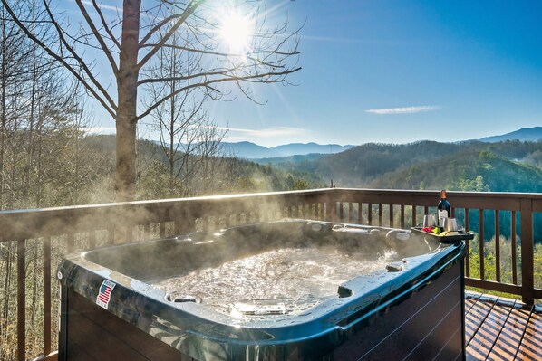 Enjoy a relaxing tub soak with unobstructed mountain views