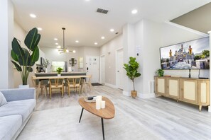 Living Room + Smart TV