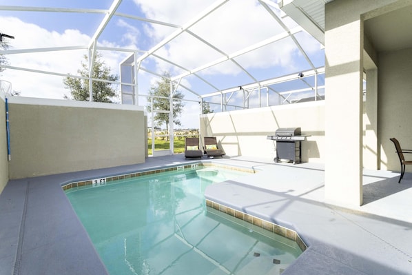 Private pool faces Southwest (Heater and BBQ is optional)