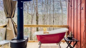 Back deck with pellet heater & soaking tubs