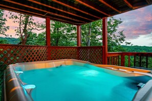 Hot tub on the lower level deck